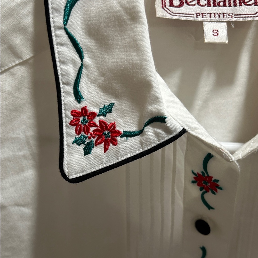 Holiday themed women vintage embroidered shirt combo. Holiday -Vintage - Picture 11 of 16